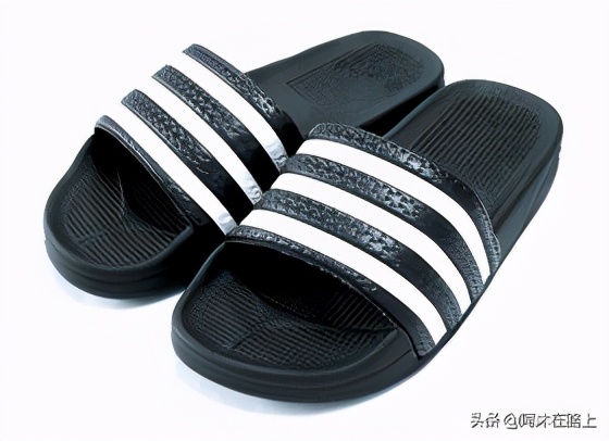 韩国人为什么喜欢拖鞋,为什么韩国人都爱穿三条杠的拖鞋