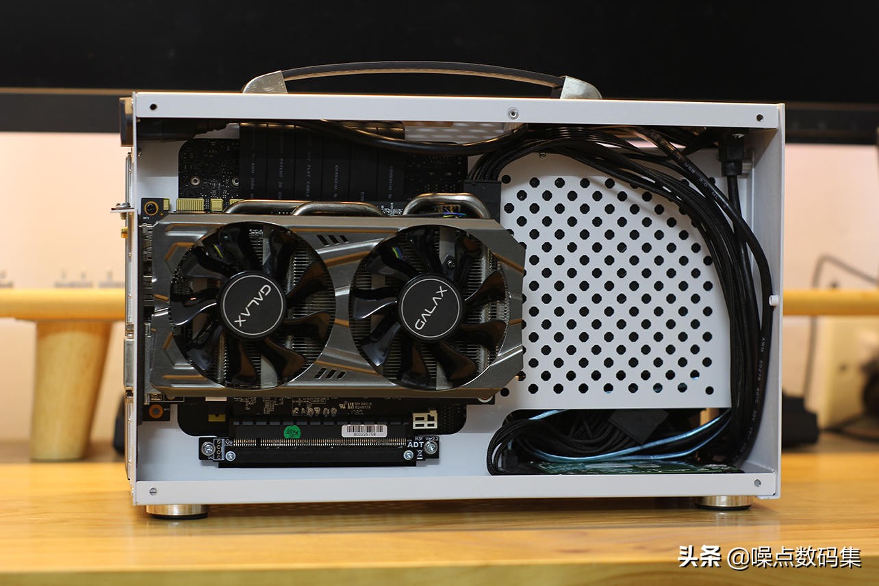 超频三蜂鸟100机箱,超频3蜂鸟i100装机