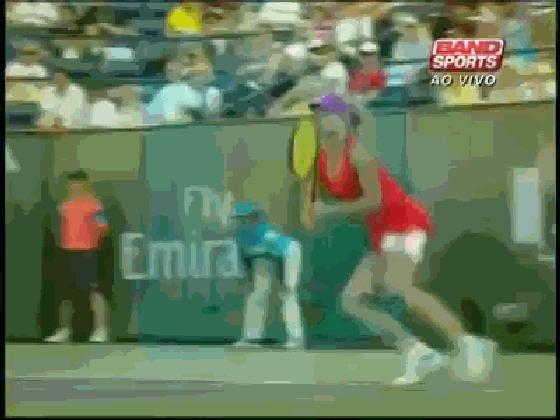 网球比赛中如何判定胜一局,网球比赛可以过网击球吗