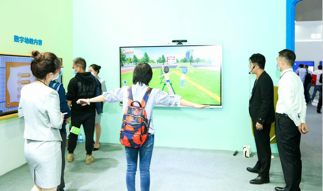 智能电视教学触摸一体机,手势操控怎么实现