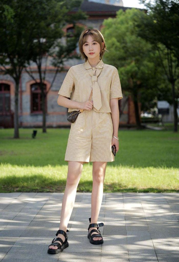 腿粗胯大女生适合什么裙子,胯宽大粗腿穿什么裤子好看