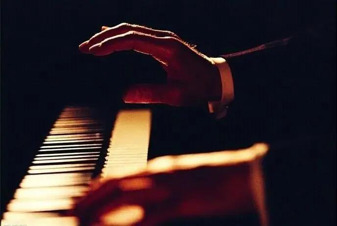 买琴专卖店好还是网上好,买琴应该线上还是线下买