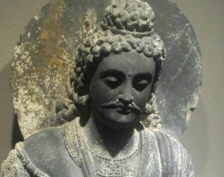 哲学家法拉比,维吾尔族伟大的作家是谁