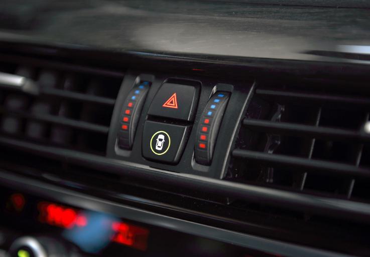 转向灯和危险警告灯常见故障,转向灯出现故障怎么解决