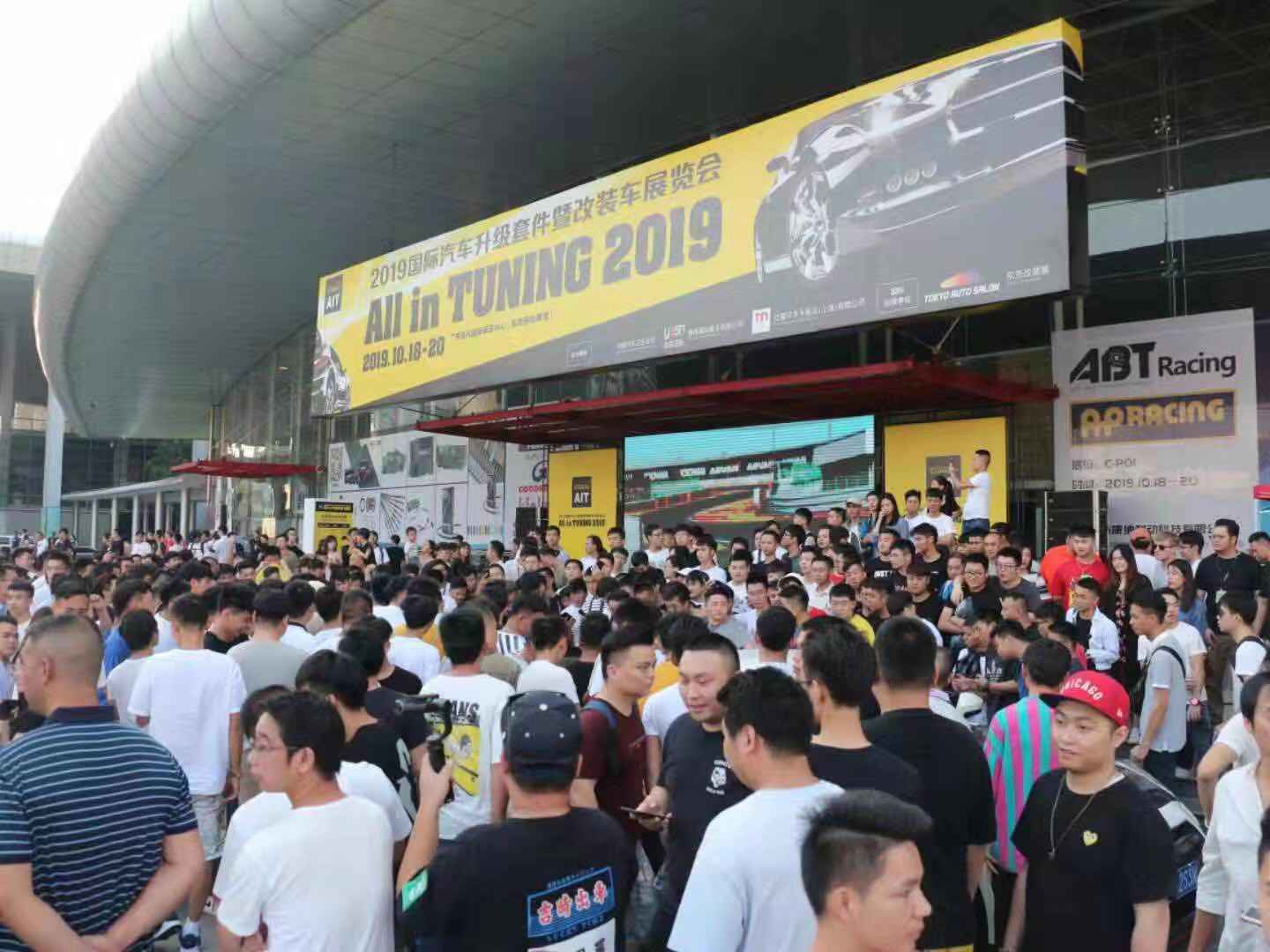 2020ait改装车展模特,2019东莞ait改装车展车模