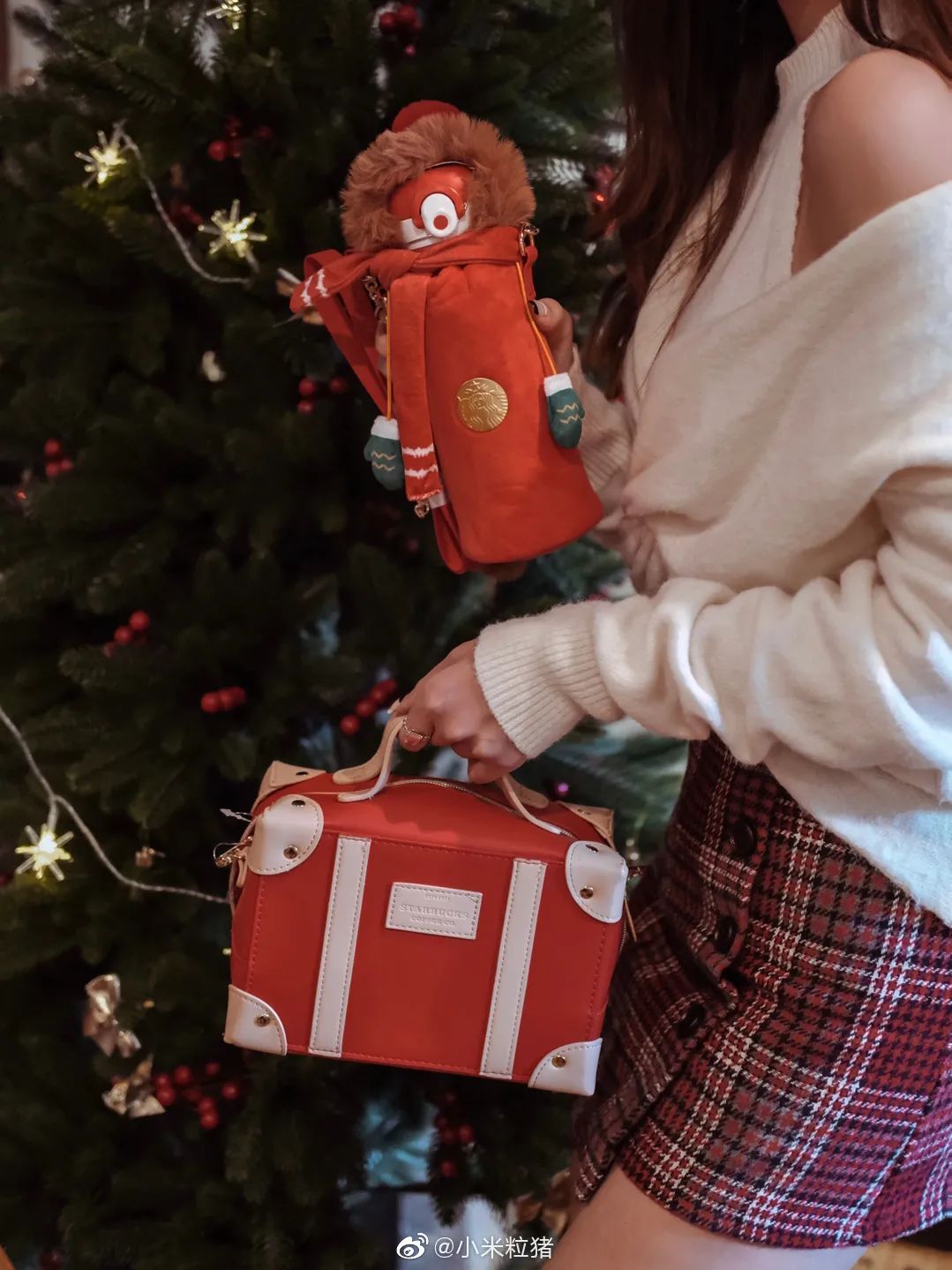 瑞幸星巴克圣诞新品,瑞幸圣诞咖啡杯包装