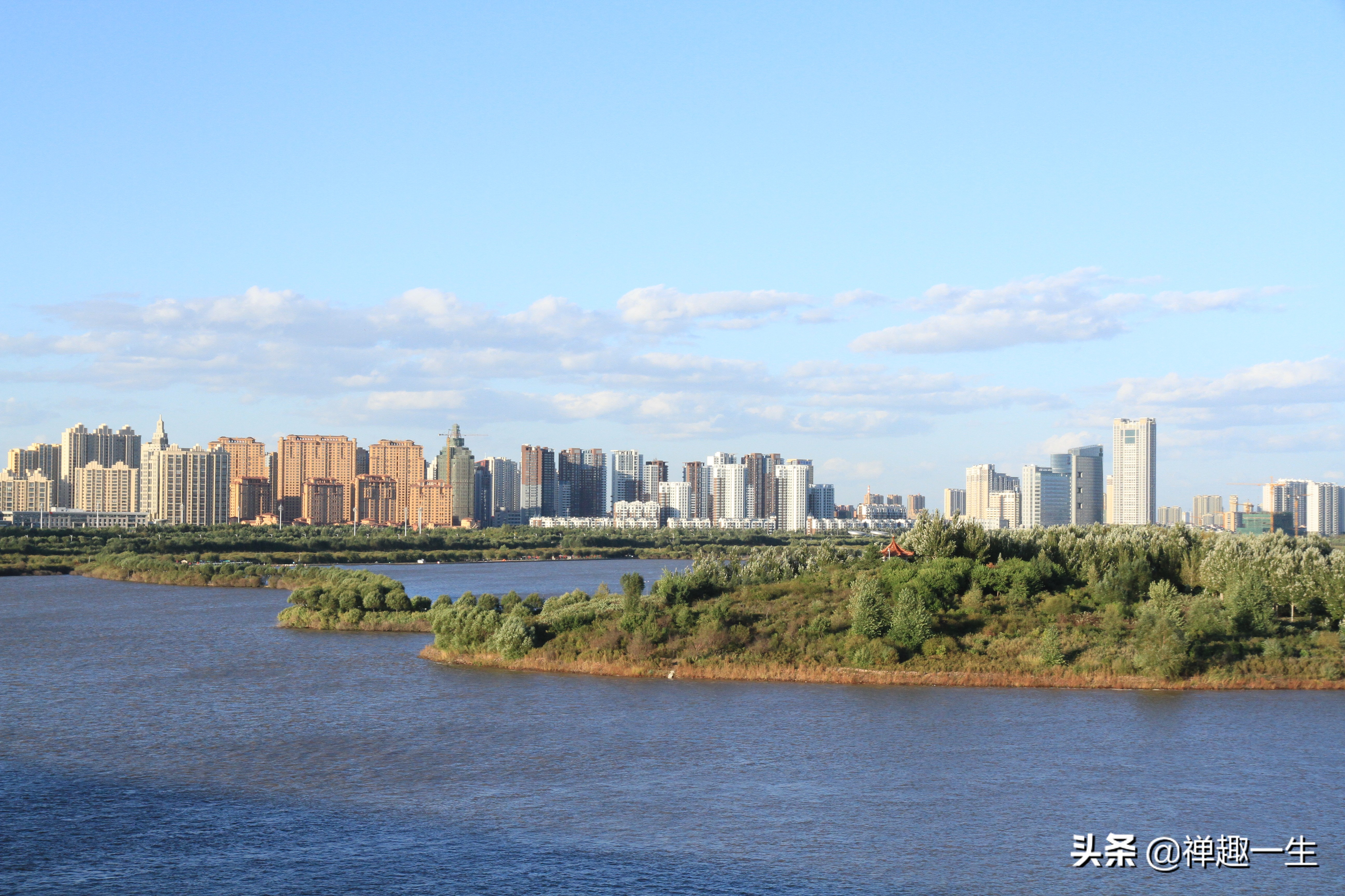 不是太阳岛！但大美湿地却都有一个像太阳般美丽的名字