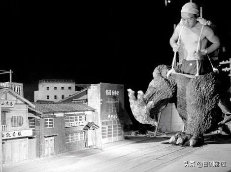 上映10天票房破10亿，哥斯拉比小栗旬更顶流