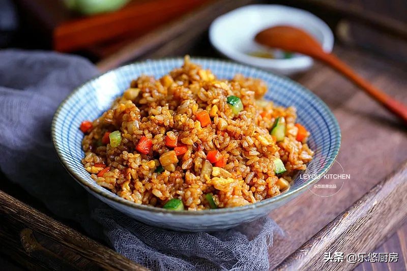 午饭简单快速好吃炒饭,下班到家吃什么