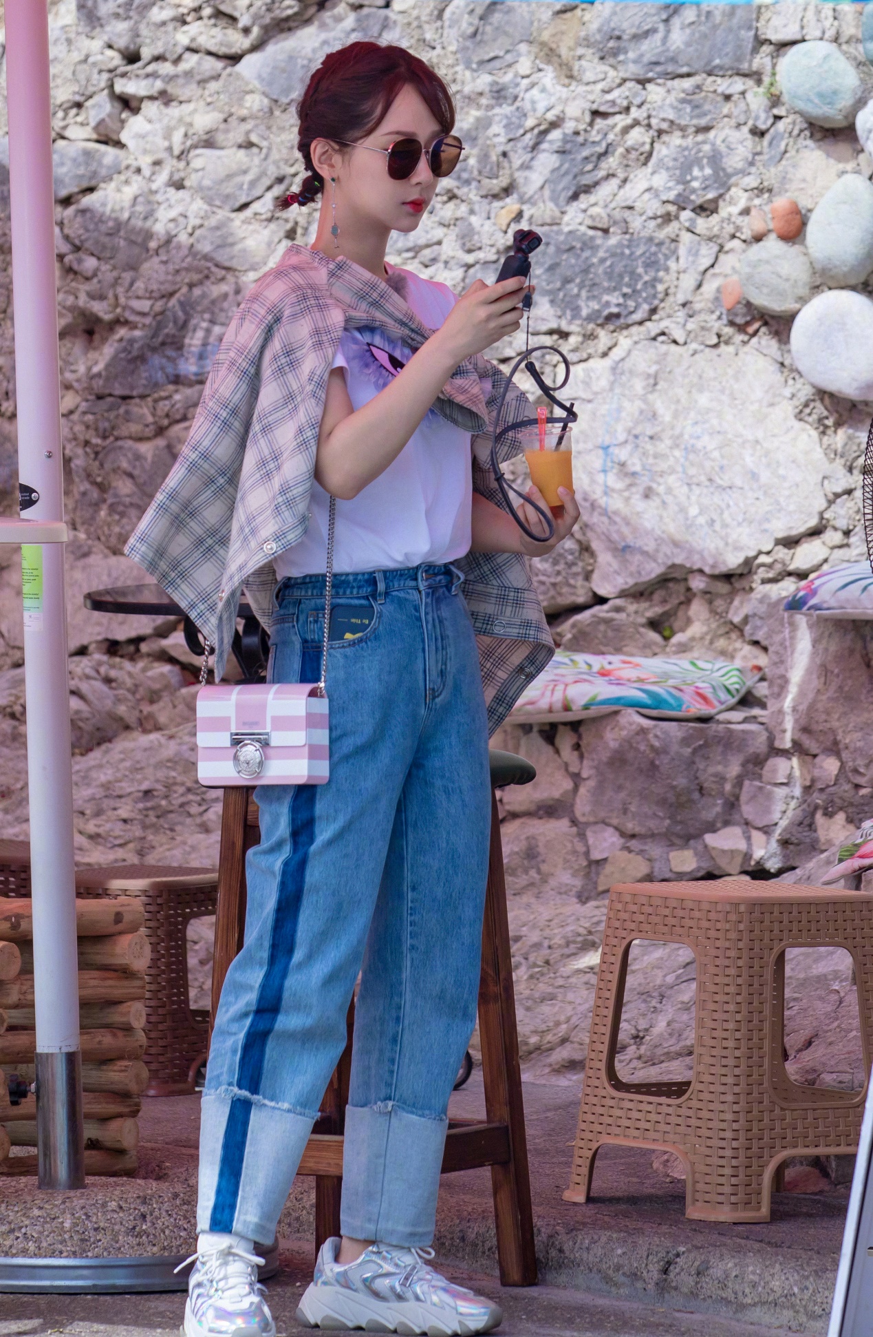 杨紫竹节,杨紫扎竹节编发活泼俏皮