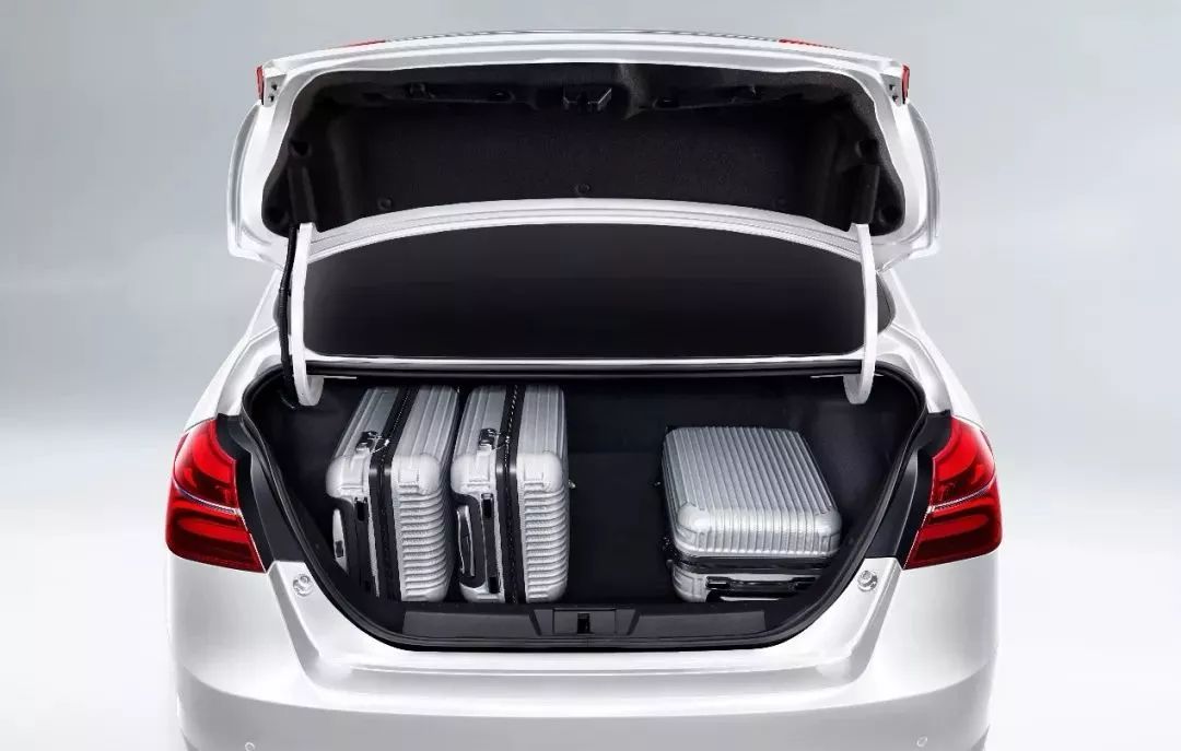 跑网约车，谁更了解国内消费者痛点？吉利帝豪EV500对决AionS