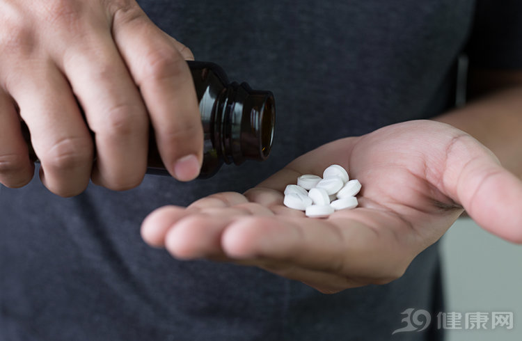 中成药别乱吃小心有毒,经常被滥用的3种中成药