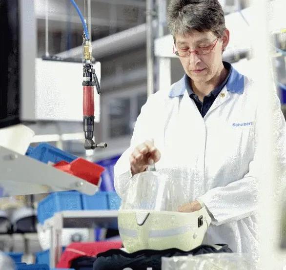 f1赛车头盔图文,f1赛车手都用什么头盔