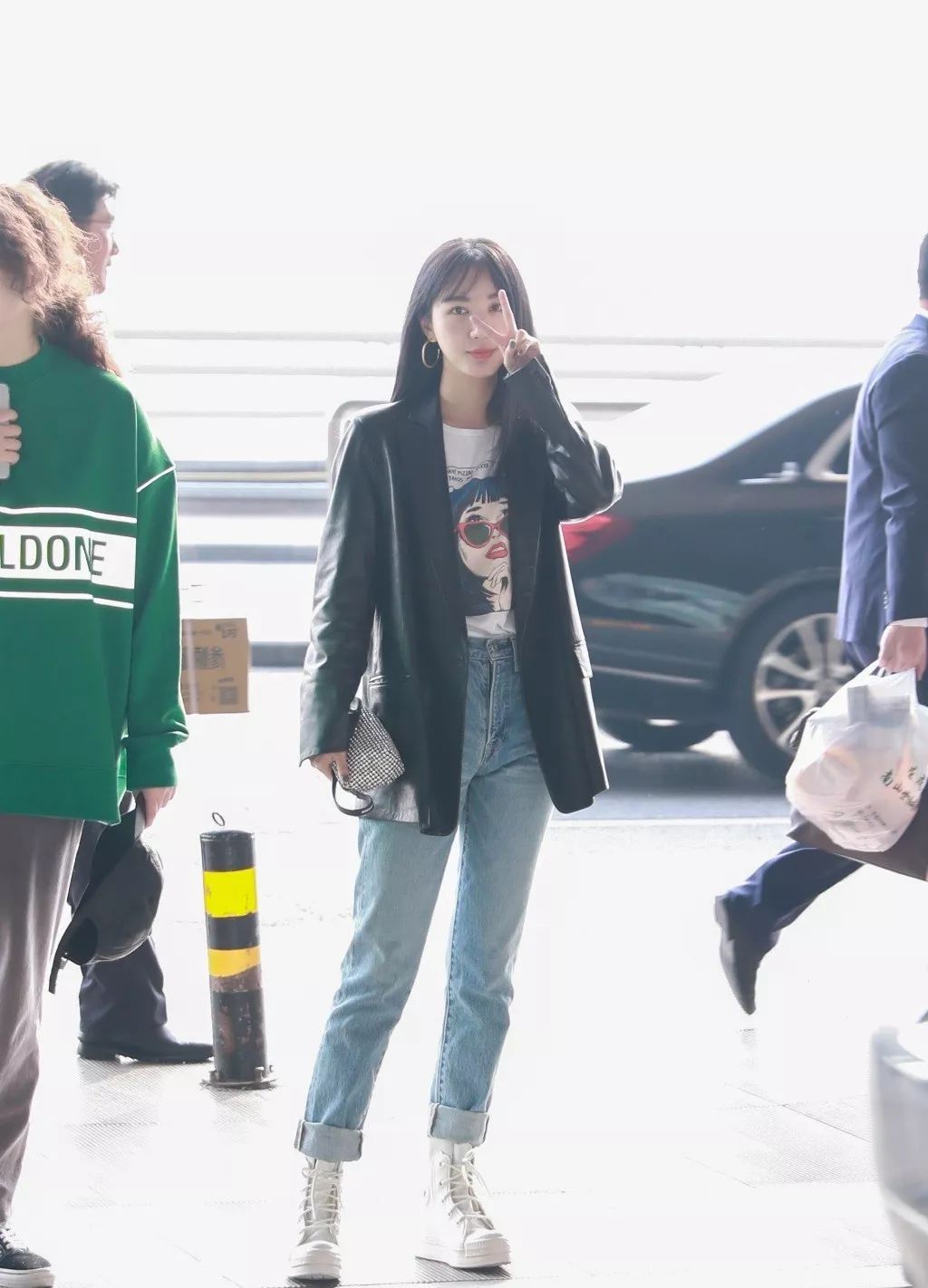 这周女艺人们传来啥潮流尖儿货刘雯我锁了