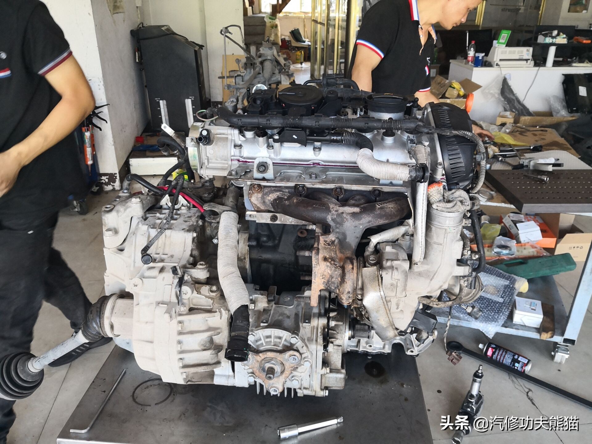 2017款途观丝绸之路1.8t烧机油吗,途观2015款1.8t四驱豪华版烧机油