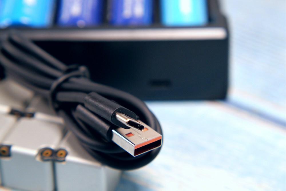 xtar爱克斯达充电器怎么样,爱克斯达旗舰版充电器