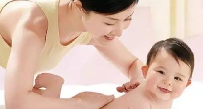 孩子黄昏闹怎么安抚,新生儿黄昏闹怎么安慰