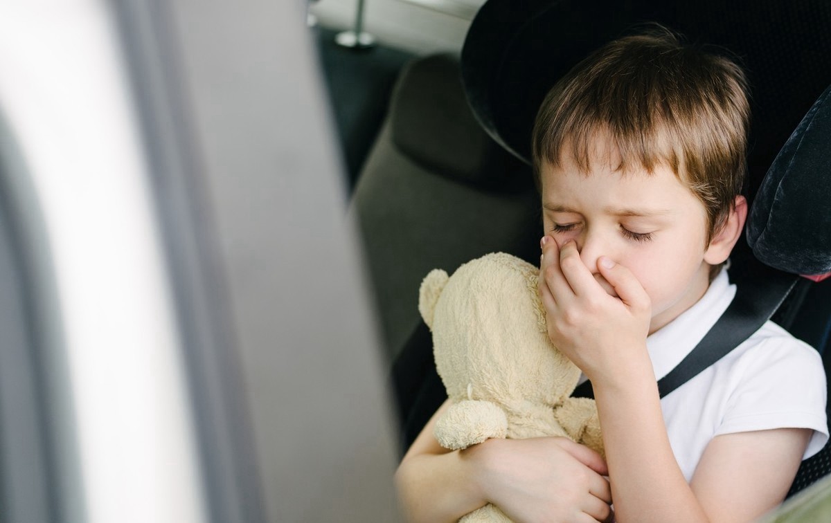 两周岁的宝宝晕车有什么应对措施,孩子晕车怎么办最有效的方法