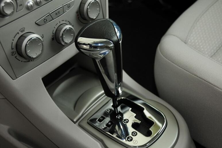 买雪铁龙世嘉好还是买polo好,13年的自动挡世嘉值得入手吗