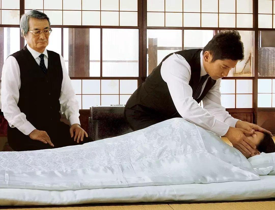 十大冷门高就业专业,未来十年急需人才的4大高薪专业