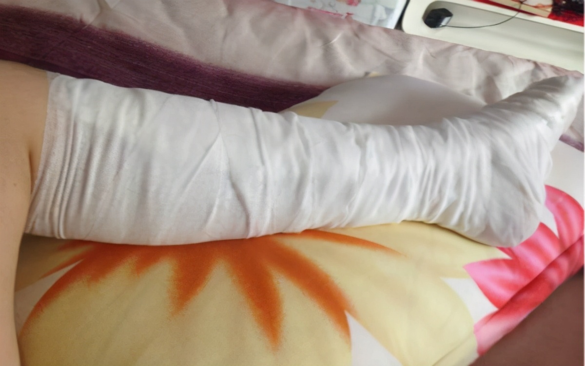 如何防止跟腱断裂和膝盖受伤,怎么避免跟腱断裂田径