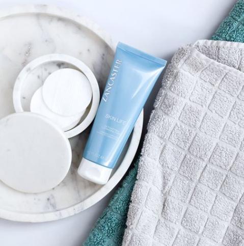 让你的肌肤越来越细腻光滑,让肌肤真正的细腻亮白