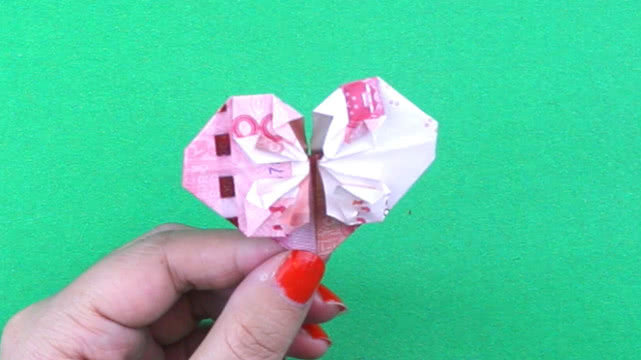 双爱心钱折法情人节,情人节折爱心手工教程
