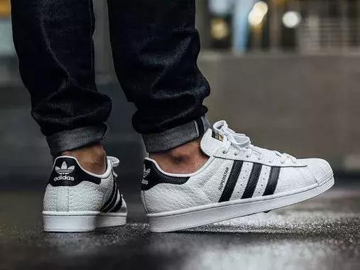 脚感舒服的时尚百搭鞋推荐adidas,adidas性价比较高的鞋款推荐