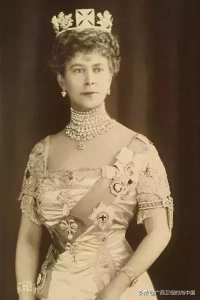 别小看一枚小胸针，透露着你的品位和故事……