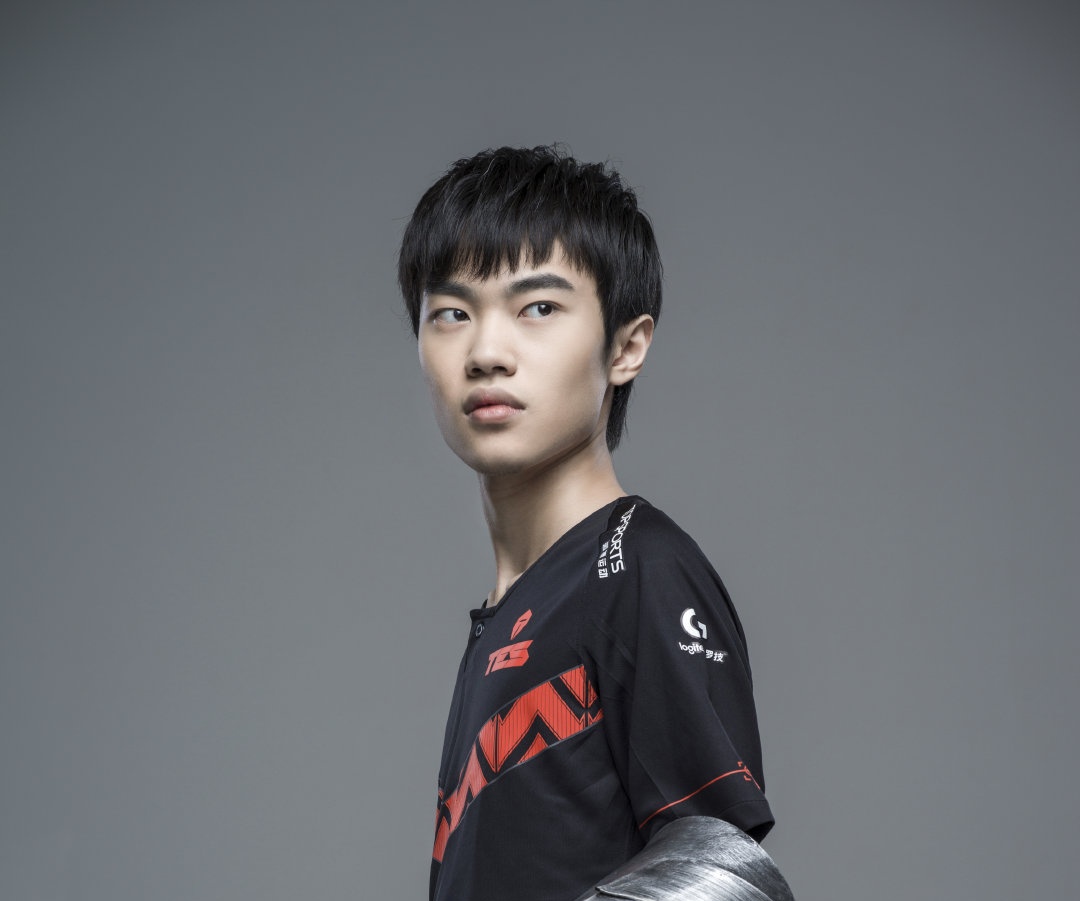 左手被爆*引勾**他人女友，还当着面搞事情，苦主昨天终于忍不下去了