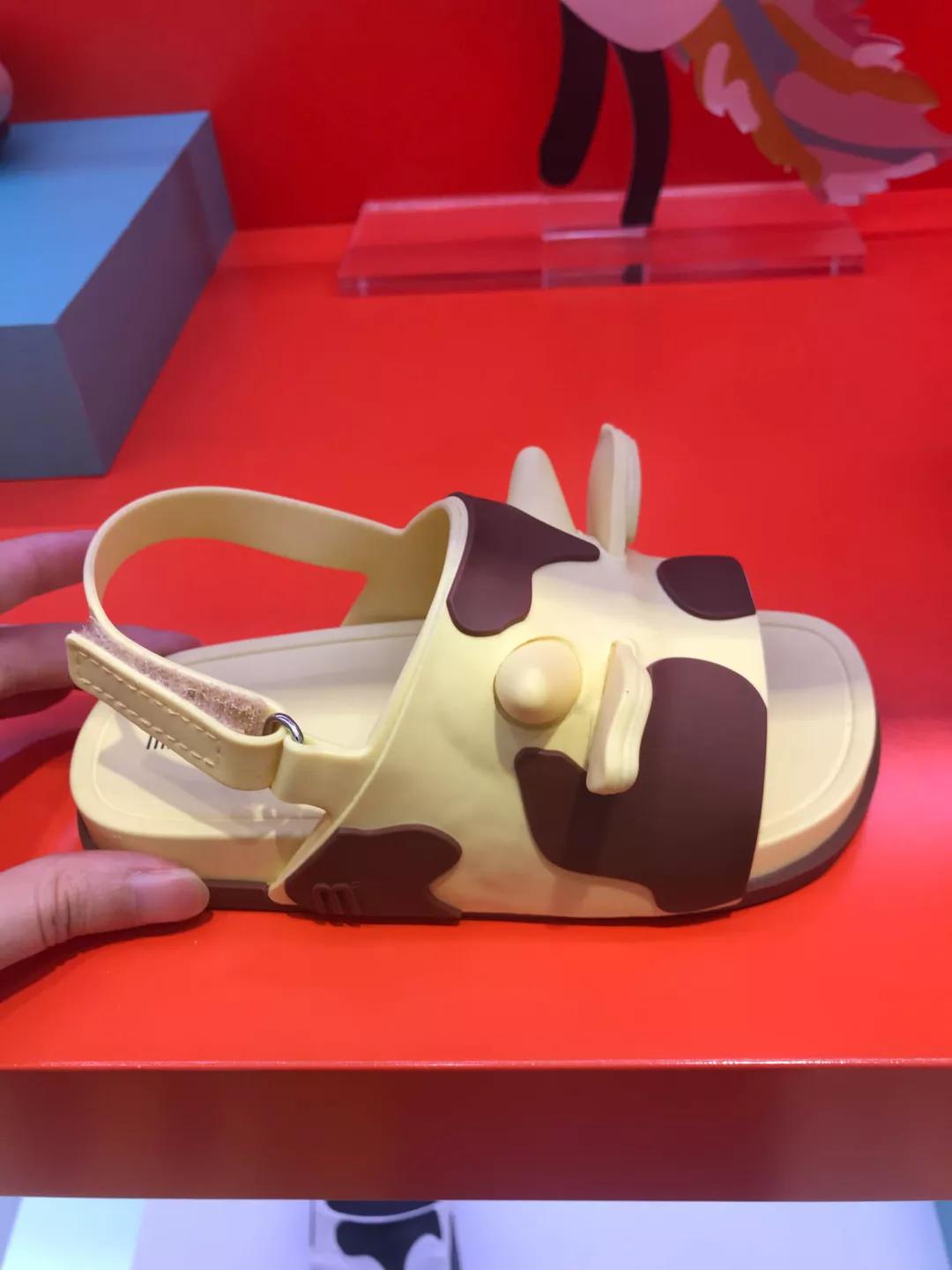 儿童凉鞋软底什么牌子好,儿童凉鞋哪种鞋底舒服