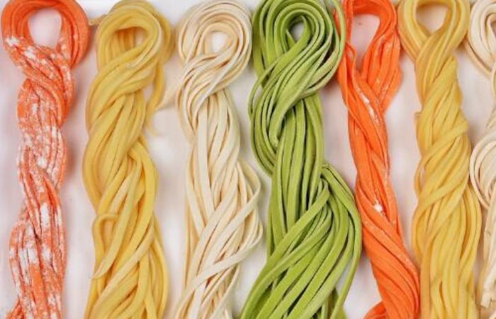 儿童彩色手工面条做法大全,蔬菜面条怎么做孩子最喜欢吃