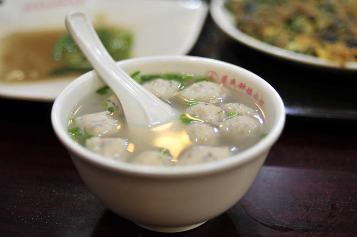 微山湖飘香鱼丸的正宗做法,微山湖手工鱼丸纯手工制作