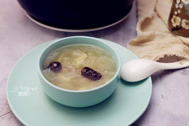 怎样煮银耳汤好喝又不粘稠,如何炖银耳汤才能软糯