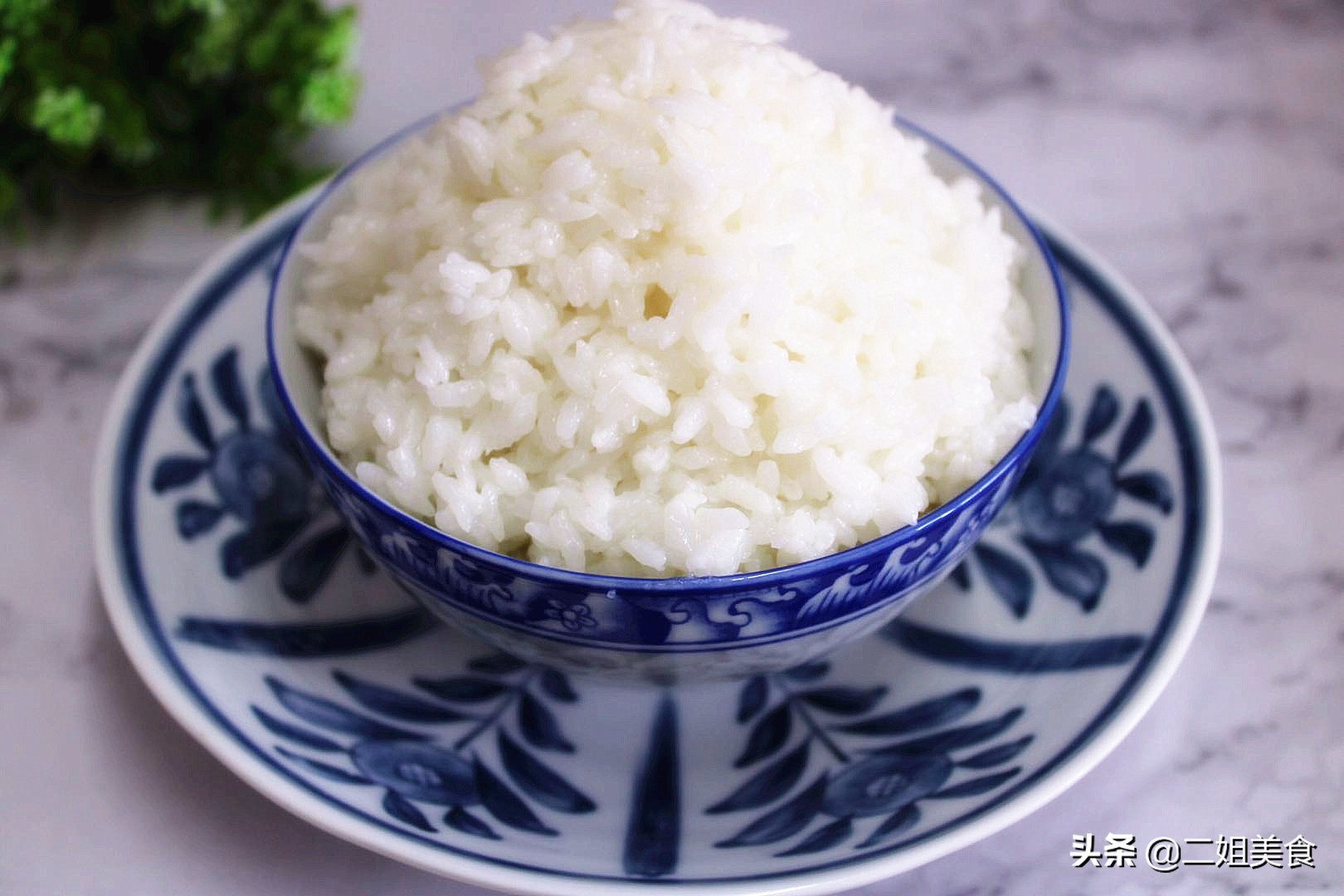 电饭煲米饭加温发硬怎么解决,蒸米饭不馊的诀窍