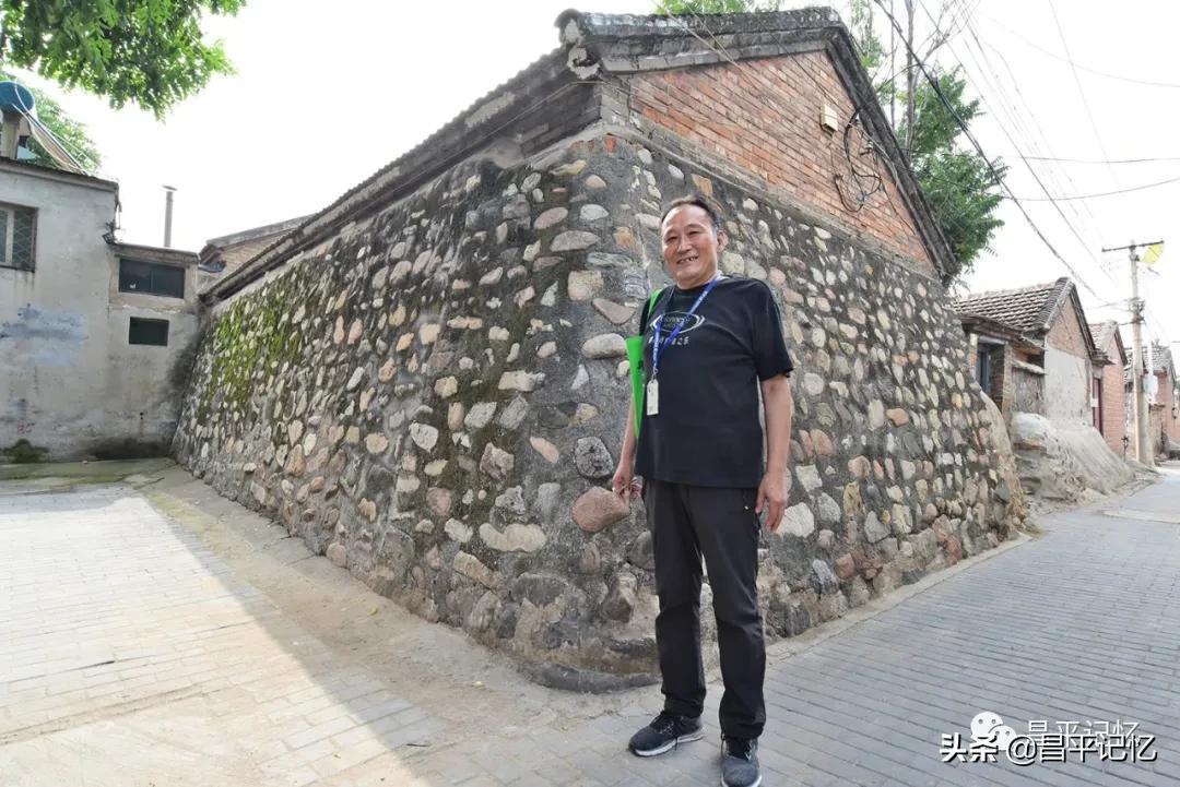 耍猴儿唢呐在外国大街演奏,耍猴儿国外街头