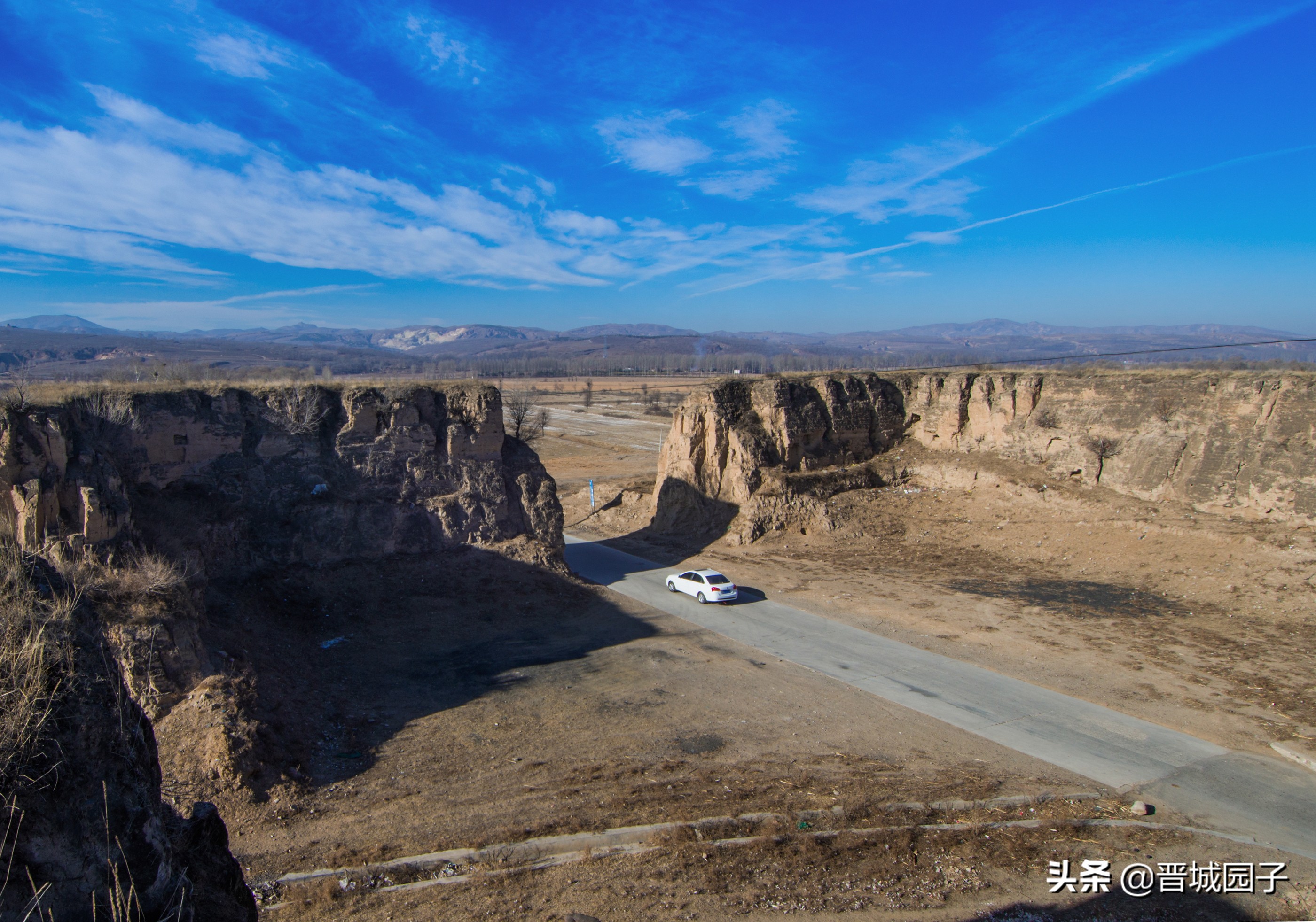 骄萌的毛驴洁白的羊群率真的老汉，看冬日的右玉古城阳光明媚