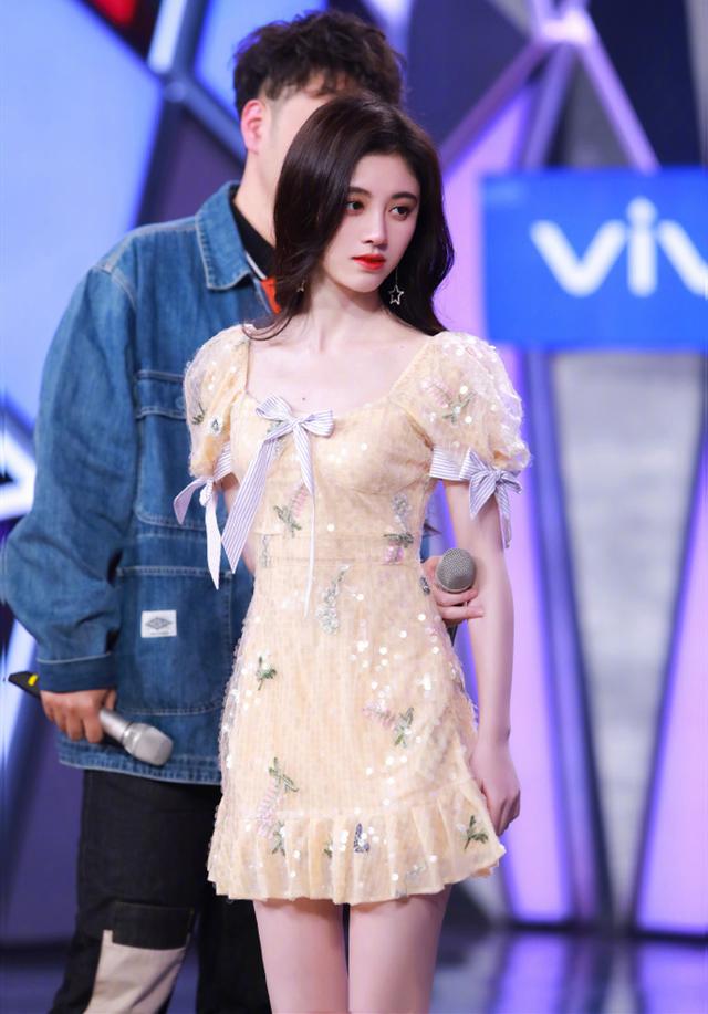 鞠婧祎矮个子,鞠婧祎很矮