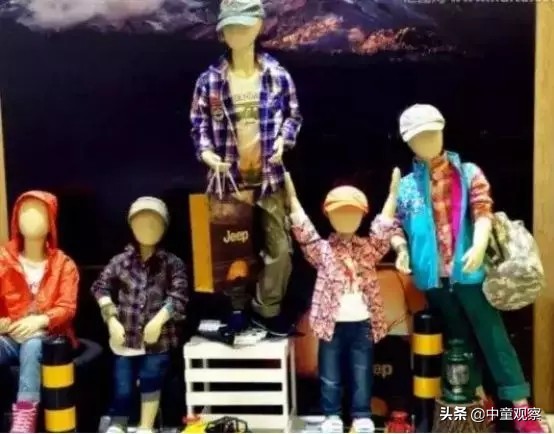 女童洋气浅色系秋款童装陈列图片,青少年男童装12到15岁陈列搭配