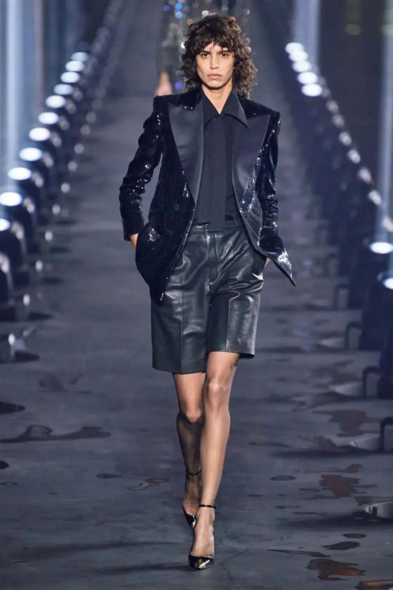 百慕大短裤搭配的两个新趋势,百慕大短裤搭配小个子