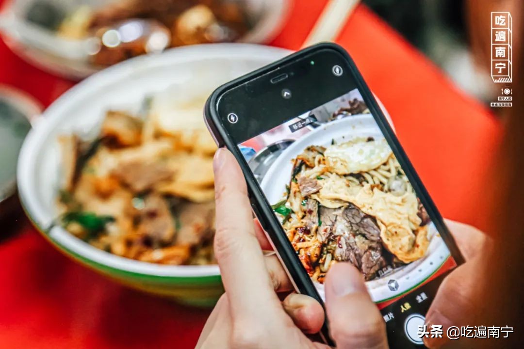 这碗桂林米粉不对劲，南宁人吃没毛病，桂林人看了一直骂