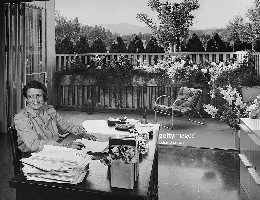 不想把世界让给自己鄙视的人,不能把这个世界让给鄙视你的人