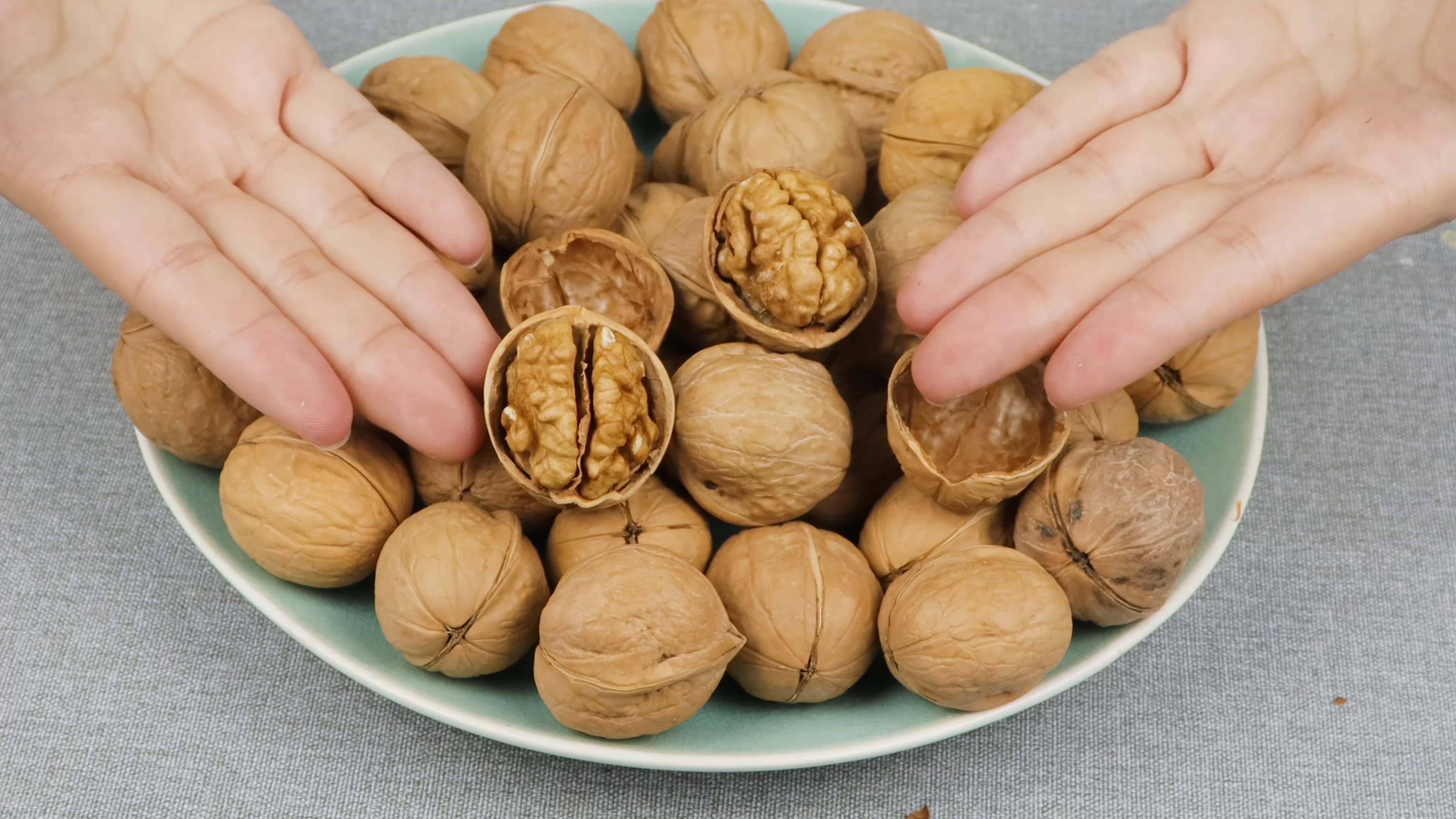 鸡心核桃大个与小个哪个好,买核桃大的好小的好