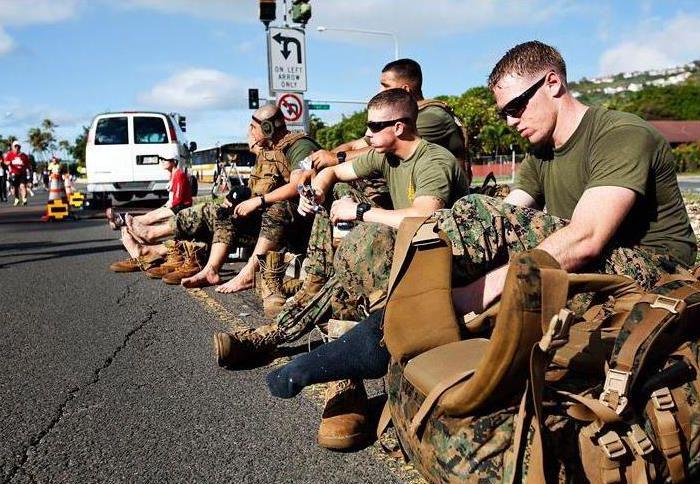 战场上士兵为什么要戴墨镜和口罩,战场上士兵必带的东西