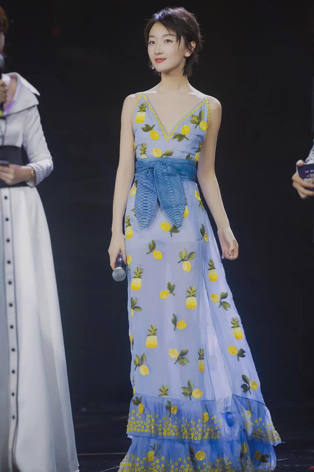 周冬雨过去的小粗腿,小粗腿逆袭