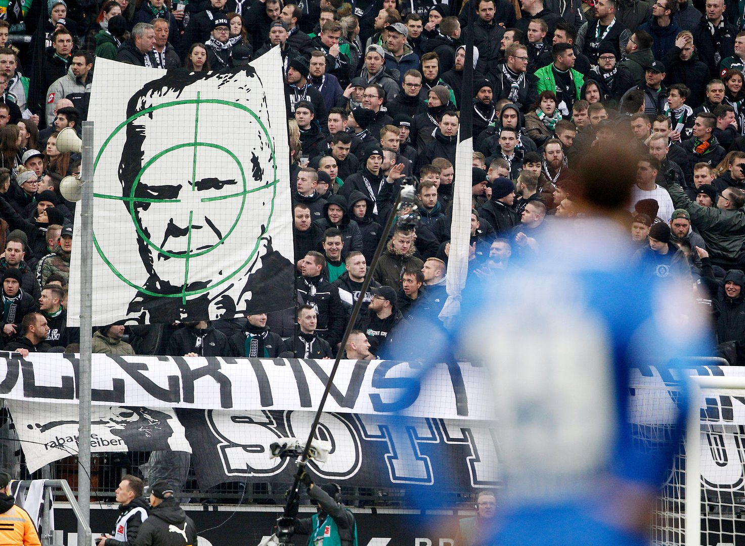 拜仁6连胜霍村,拜仁极端大闹霍村主场