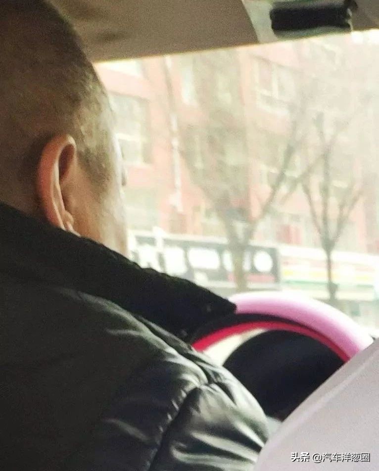 情人节开大奔接女朋友，拉开车门她却说要分手？！