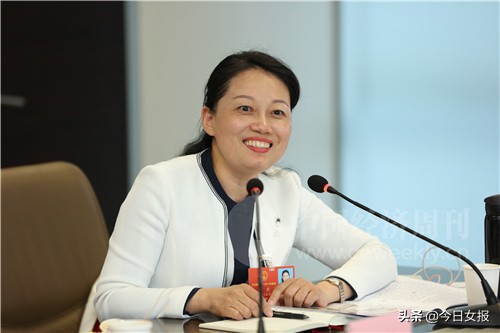 建议将产后抑郁诊疗费纳入生育险,产后抑郁症医疗保险费用