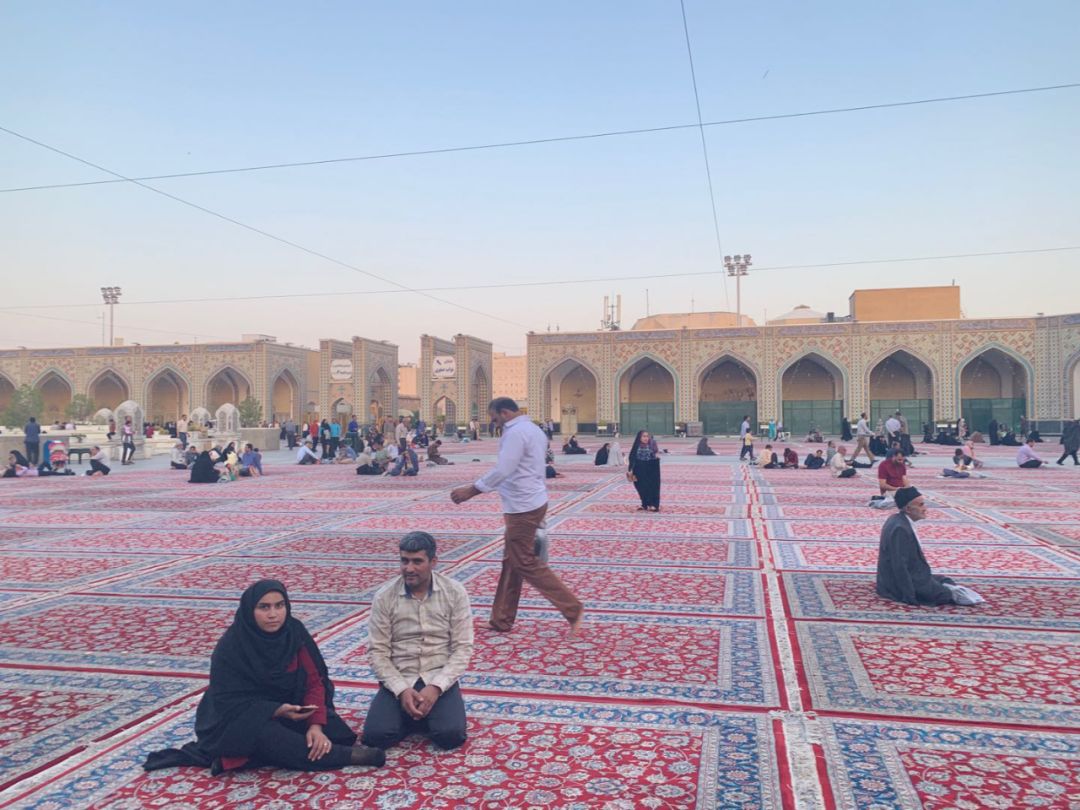 伊朗：黑纱下骚动的嬉皮青年