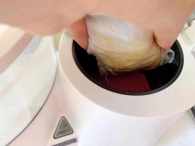 新买的女裤怎么清洗,洗休闲裤的正确方法